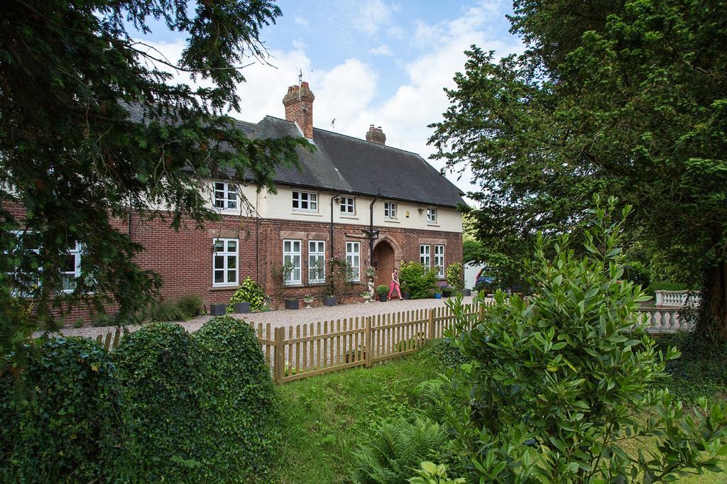 Heywood Hall Denstone Extérieur photo