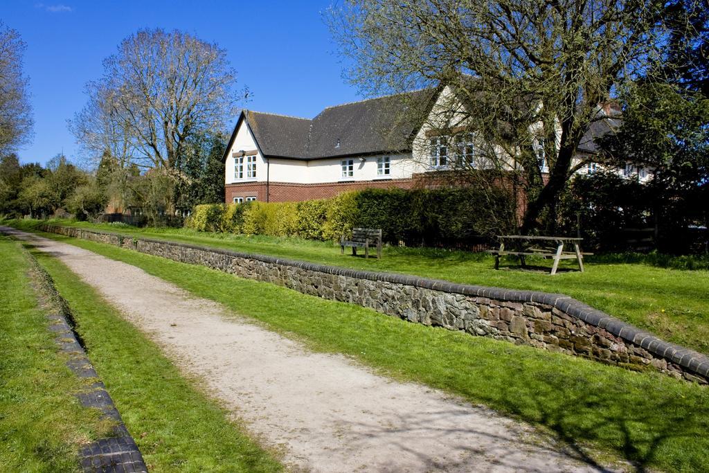 Heywood Hall Denstone Extérieur photo